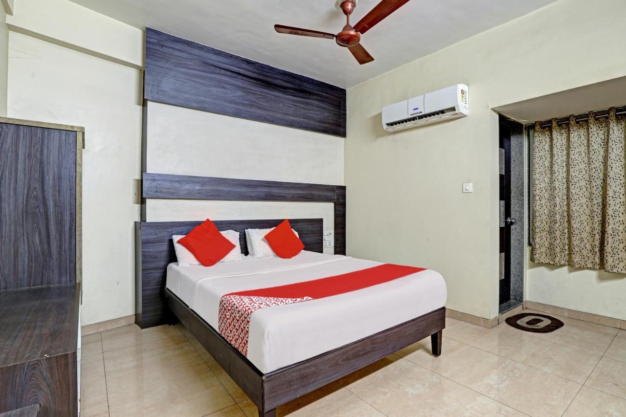 Oyo 82461 Hotel Darshan Banquet And Rooms 苏拉特 外观 照片
